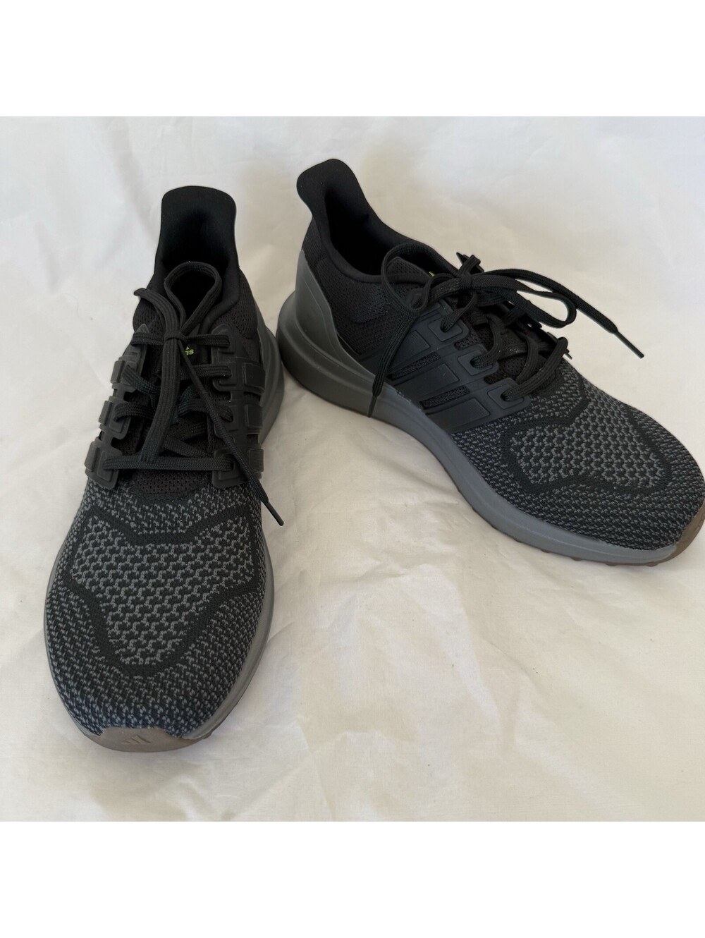 Adidas Men’s UBounce DNA Size 9.5 Black On Black Gum Running Shoes IE8951